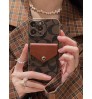 iphone 16シリーズ 即納 コーチ背面カード収納ブランドIphone 14 15 16 pro Maxケースcoach定番ロゴ 高品質 Iphone15/15plus/15proケース復古風カードIphone15/14pro/13pro Maxケース女性男性愛用 携帯便利人気韓国風