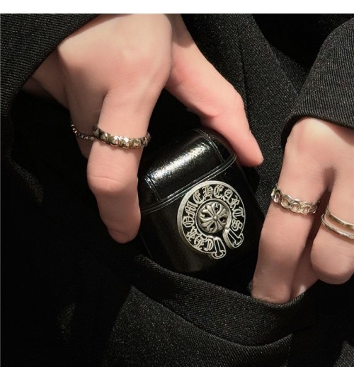 Chrome Hearts クロムハーツブランドairpods pro2 pro 4 3 2 pro2ケースカラビナ付き便利 Chrome Hearts クロムハーツエアーポッズ4 プロ2 3 2カバー レディースメンズ 耐衝撃 Chrome Hearts クロムハーツエアーポッズ プロ 2 airpods 2 3 4 pro2ケース  用