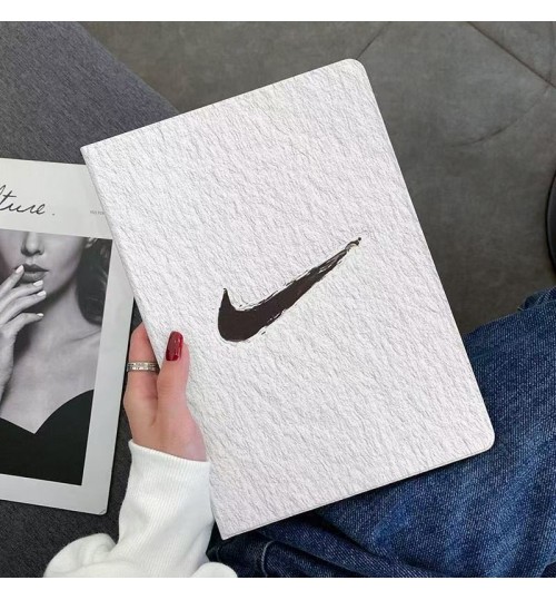 Ipad 第11/10/9/8世代 Ipad Mini7/6 Air6/5 Pro 2023 ipad air7  2025 11インチ13インチ ipad 11ケースナイキ Nike 便利 Ipad Pro 2024ケース 11インチ 13インチブランド アイパッドケース Ipad Air1/2/3/4/5/6ケースナイキ Nike  