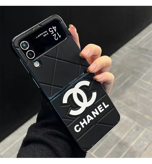 Galaxy Z Flip/Fold 7即納 Chanel  GucciブランドGalaxy Zflip7 6 5 fold5 6 7ケース折畳み式 シャネル グッチ 定番Galaxy Zflip 7 6 5 4 3 ケース可愛い女子ギャラクシー Z フリップ 7 6 5 4 3 fold7 6 5 4 3カバー 落下防止 シャネル・グッチのモノクロ極簡ロゴに、折りたたみスマホ向けデザイン