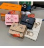ルイヴィトン louis vuitton ブランドAirpods4 Pro2ケースAirpods pro 3 4 ギャラクシーバッズ3プロ buds 2 Galaxy Buds Liveケースハイブランドコピールイヴィトン louis vuitton エアーポッズ 4 3 2 pro2 pro2 Galaxy Buds 3 Pro 2 Galaxy Buds Liveケースブランドレディースハイブランドルイヴィトン louis vuitton エアーポッズpro2 3 4ケースジャケット
