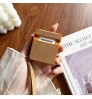 ロエベ LOEWEブランドairpods pro2 pro 4 3 2 pro2 3ケースカラビナ付き便利 ロエベ LOEWEエアーポッズ4 プロ2 3 2カバー レディースメンズ 耐衝撃 ロエベ LOEWEエアーポッズ プロ 2 airpods 2 3 4 pro2 3ケース ロエベアート刺繍レザーエアポッドケース