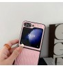 MiuMiu ミュウミュウブランドGalaxy Zflip7 6 5 fold5 6 7ケース折畳み式 MiuMiu ミュウミュウ 定番Galaxy Zflip3 4 5 6 7ケース可愛い女子ギャラクシー Z フリップ3 4 5 6 7 fold7 6 5 4 3カバー 落下防止 ミュウミュウ レトロフリップケース！