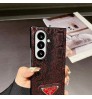プラダ Prada ブランドGalaxy Z Flip 7 6 5 4 3 ギャラクシーZ Fold 7 6 5 4 3 2ケースカバー激安ブランド サムソン Galaxy Z Fold 7 6 5 4 3 2 ギャラクシーZ Flip 7 6 5 4 シンプルケースカバー プラダレザープレスドヘビ柄ケース！