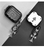 Chrome Hearts クロムハーツairpods 4 3 2 pro2 3ケース ブランドカラビナ付き便利 Chrome Hearts クロムハーツエアーポッズ4 プロ2 3 2カバー レディースメンズ 耐衝撃 Chrome Hearts クロムハーツエアーポッズ プロ 2 airpods 2 3 4 pro2 3ケース ゴシックダーク メタルカービング×リムーバブルカラビナ！