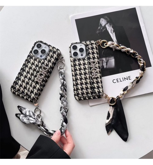 iphone 17/air/17 pro/17 pro max 即納 ディオール Dior IPhone 17 16 15 14 13 Pro air IPhone17 16 15 Pro 8 SE ケースディオール Dior IPhone17 air 14 15 16 pro maxケース Dior アイフォン17 air 16 15 14 Plus 13 12 Pro Max 11 Pro XR XS スマホケースディオール クラシック ハウンドツースト×シルクスカーフ チャーム！