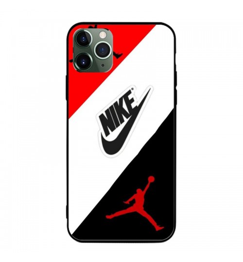 Google Pixel 10/10 a/10 Pro/10 Pro XL 即納 ナイキ  グーグルピクセル10 9 pro XL 8a Pro XL 7a アイフォン17 16 15エクスぺリア1 vii 10vii サムソンs26 s25 s24 s23 note20ケース   Nikeピクセル10a 9a 8a Pro 7a 6/7/6a/ブランドケースナイキのストリートな斜め配色に、ルーニー・テューンズの兔八哥やダフィーが“不良感”でアレンジ。