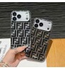 iphone 17/air/17 pro/17 pro max 即納 Fendi  IPhone17 16 14 15 アイフォン15 16 pro maxケース メンズレディース フェンディ IPhone air 17 16 14 Pro IPhone16 15 IPhone SE 第3世代 IPhone13 IPhone12 スマホケース Fendi アイホン air 17 16 14 15 プロマックスケースフェンディのスマホケースは、アイコニックなFFロゴにカメラ部分のバイカラー加工をプラス。
