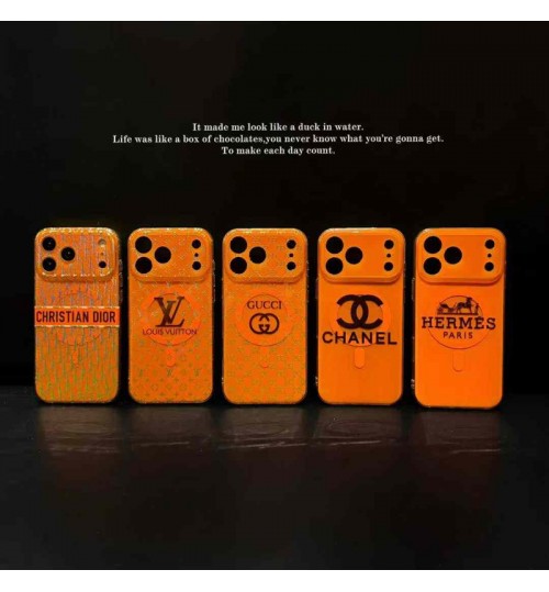 iphone 17/air/17 pro/17 pro max 即納 Dior Lv Gucci Chanel Hermes IPhone 17 16 15 14 13 Pro air IPhone17 16 15 Pro 8 SE ケースDior Lv Gucci Chanel Hermes IPhone17 air 14 15 16 pro maxケース  「Dior、Louis Vuitton、Gucci、Chanel、Hermèsの5大ラグジュアリーブランドロゴがマトリックス状に集結。