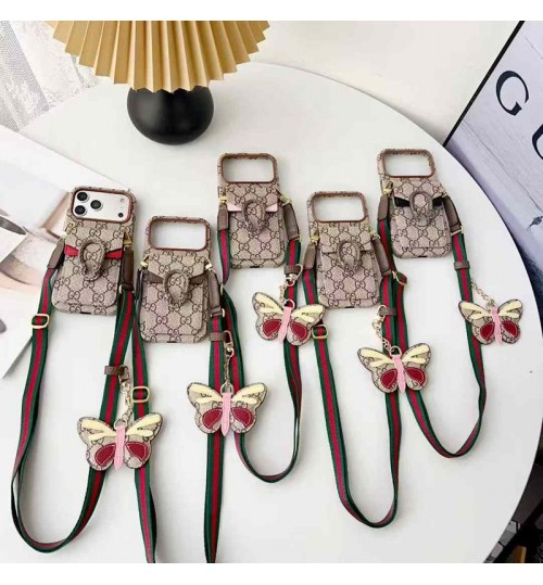 iphone 17/air/17 pro/17 pro max 即納 Gucci IPhone 17 16 15 14 13 Pro air IPhone17 16 15 Pro 8 SE ケースグッチ IPhone17 air 14 15 16 pro maxケース 女子 かわいい おしゃれ グッチ アイフォン17 air 16 15 14 Plus 13 12 Pro Max 11 Pro XR XS スマホケース グッチのモノグラムに、蝶のチャームとショルダーストラップ