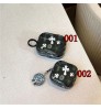 Chrome Hearts クロムハーツairpods 4 3 2 pro2 3ケース ブランドカラビナ付き便利 Chrome Hearts クロムハーツエアーポッズ4 プロ2 3 2カバー レディースメンズ 耐衝撃 Chrome Hearts クロムハーツエアーポッズ プロ 2 airpods 2 3 4 pro2 3ケース