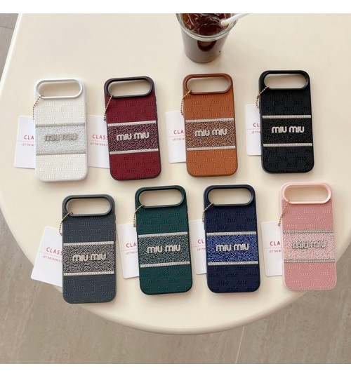 iphone 17/air/17 pro/17 pro max 即納 MiuMiu のフルプリントスパークルケース便利 MiuMiu アイホン 17 air 16 15 14 13 Pro アイフォーン13 14 15 Pro Max Iphone17 air 16 Plus ケースミュウミュウ Iphone air 17 16 15 12 13 Pro Max 14 ブランドMiuMiu スマホケースIphone 17 16 15 ケース 人気付き個性潮