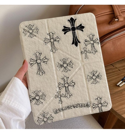 クロムハーツ ipad air7 6 5 ipad mini7 6 5 ipad air7 2025 11インチ13インチ ipad 11 カバー クロムハーツ風ヴィンテージ加工メタルラウンドロゴマットブラックロスト防止カラビナ付き AirPods ケース クロムハーツ メンズレディースアイパッド Air7 6 Ipad 10th Ipad Mini7ケース クロムハーツ 10th Ipad Mini7クリアケース激安 Ipad11/10/9/8/7/6/5/4/3/2ケース