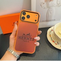 iphone 17/air/17 pro/17 pro max 即納 エルメス アイフォン17 16 15 プロ保護ケース エルメス オレンジ キャリッジロゴ ワイドレンズケース Hermes アイホン 17 air 16 15 14 13 Pro アイフォーン13 14 15 Pro Max Iphone17 air 16 Plus ケース エルメス Iphone air 17e 16 15 12 13 Pro Max 14 ブランド Hermesスマホケース