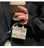 ディオール Dior Airpods pro4 3 2 1 pro2 3ケース韓国 エアーポッズ4 3 pro3 2ケース 人気 ディオール Dior 男女兼用 スポーツ風 送料無料 激安 ファッション ディオール Dior ブランドairpods4 3/2/1 pro2 3ケースメンズ レデイーズ ディオール風 ミニトートバッグ型スカーフチャーム
