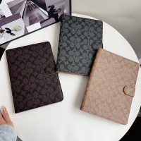 芸能人愛用 コーチ  Ipad 11th10th 2025 Ipad Air8 7 6 5 Mini7 Pro ipad air8 7 2025 11インチ13インチ ipad 11ケース コーチ クラシック C モノグラム手帳型 iPad ケース Coach ipad air 第8 世代 10th 9thカバーIpad Pro2020 IPad Mini 7 Proケース12.9インチ上品  Coach アイパッド プロ air8 7 6 5 4 3 2ケース
