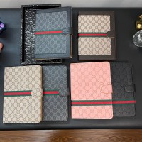グッチ Gucci ipad air 8 7 2025 11インチ13インチ ipad 11 Ipad Pro2025 IPad Mini 7 air 8 7 6 5ケース11インチ グッチ風 GG モノグラムウェビング付き手帳型 iPad ケース Gucci ブランド レディース男性女性ブランドアイパッド Air8 7 6 5 Ipad 11th 10th Ipad air8/7/6/5 Mini7ケース人気かわいいビジネスマン用高級