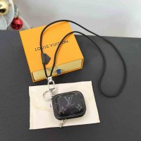 ルイヴィトン ブランドairpods pro2 pro 4 3 2 pro 3 Galaxy Buds3 Pro ケースカラビナ付き便利 LV モノグラムエクリプス ミニポーチ louis vuittonエアーポッズ4 プロ2 3 2 Galaxy Buds 3 Pro カバー レディースメンズ 耐衝撃 ルイヴィトン エアーポッズ プロ 2 airpods 2 3 4 pro2 Galaxy Buds 2 Buds 2 Pro Galaxy Buds Liveケース  