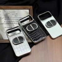 iphone 17/air/17 pro/17 pro max 即納 ディオール Dior アイフォン17 16 15 プロ保護ケース ディオール ワニ柄 CD ロゴスタンドケース Dior アイホン 18 17 air 16 15 14 13 Pro アイフォーン13 14 15 Pro Max Iphone17 18 air 16 Plus ケース ディオール Iphone air 17e 16 15 12 13 Pro Max 14 ブランド Diorケース