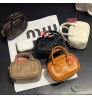 MiuMiu ミュウミュウブランドairpods pro2 pro 4 3 2 pro 3 Galaxy Buds3 Pro ケースカラビナ付き便利 MiuMiu ミュウミュウエアーポッズ4 プロ2 3 2 Galaxy Buds 3 Pro カバー レディースメンズ 耐衝撃 MiuMiu ミュウミュウエアーポッズ プロ 2 airpods 2 3 4 pro2 Galaxy Buds 2 Buds 2 Pro Galaxy Buds Liveケース  
