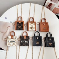 セリーヌ ブランドAirpods4 Pro2 3ケースAirpods pro 3 4 ギャラクシーバッズ3プロ buds 2 Galaxy Buds Liveケースハイブランドコピー CELINE エアーポッズ 4 3 2 pro2 3 Galaxy Buds 3 Pro 2 Galaxy Buds Liveケースブランドレディースハイブランドセリーヌ エアーポッズpro2 3 4ケースチェーン付きミニトートバッグチャーム 7 種類 レザー調 高級感