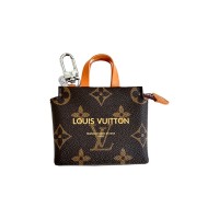 ルイヴィトン louis vuitton Airpods5 4 3 2 pro2 3 Galaxy Buds 2 3 Proケース韓国 エアーポッズ5 4 pro pro3 Galaxy Buds Liveケース 人気 ルイヴィトン louis vuitton 男女兼用 スポーツ風 送料無料 激安 ファッション ルイヴィトン louis vuitton ブランドairpods5 4 3/2/1 pro2 Galaxy Buds 3 Pro 2ケースミニトートチャーム 多種類 モノグラム 高級感