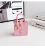 Ysl イヴサンローラン ブランドAirpods5 4 Pro2 3ケースAirpods pro 3 4 ギャラクシーバッズ3プロ buds 2 Galaxy Buds LiveケースハイブランドコピーYsl イヴサンローラン エアーポッズ5 4 3 2 pro2 3 Galaxy Buds 3 Pro 2 Galaxy Buds Liveケースブランド ミニスコアバッグチャーム 6 種類 メタルロゴ 高級感
