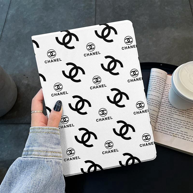 シャネル Chanel Ipad Pro2024 IPad Mini 7 air6 5 Ipad Pro2020 ケース11インチ シipad全機種対応 手帳型 男女兼用 
