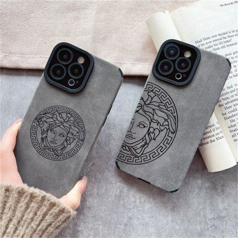 Chrome Hearts クロムハーツ メンズレディース IPhone17 16 14 15 アイフォン15 16 pro maxケース 新作 芸能人愛用