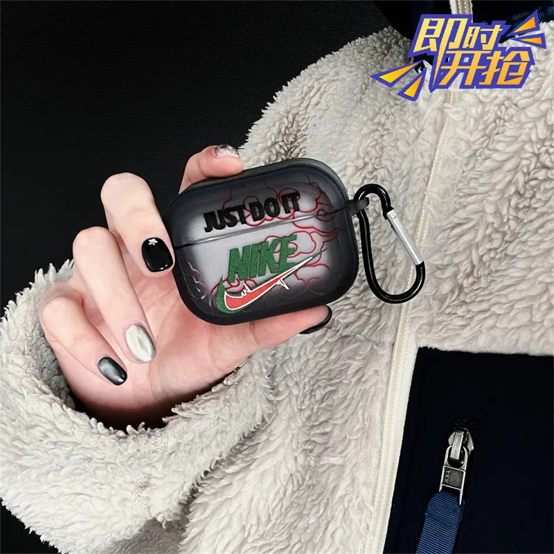 ナイキ Nikeエアーポッズ4 プロ2 3 2カバー