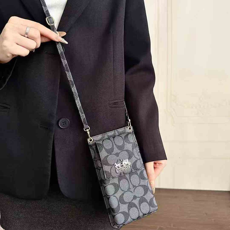 Coach Xperia 1vii 10vii Galaxy S26 S23 S24 S25 A54 a55 a36 ケース財布型 背面カード収納 肩掛け 革製