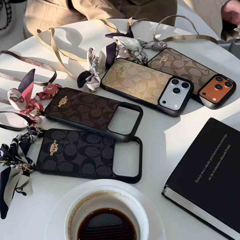 Coach アイホン 17 air 16 15 14 13 Proケース斜め掛け男女兼用