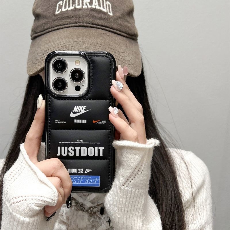 Nike IPhone air 17 16 14 Pro IPhone16 15 IPhone SE 第4世代ケース