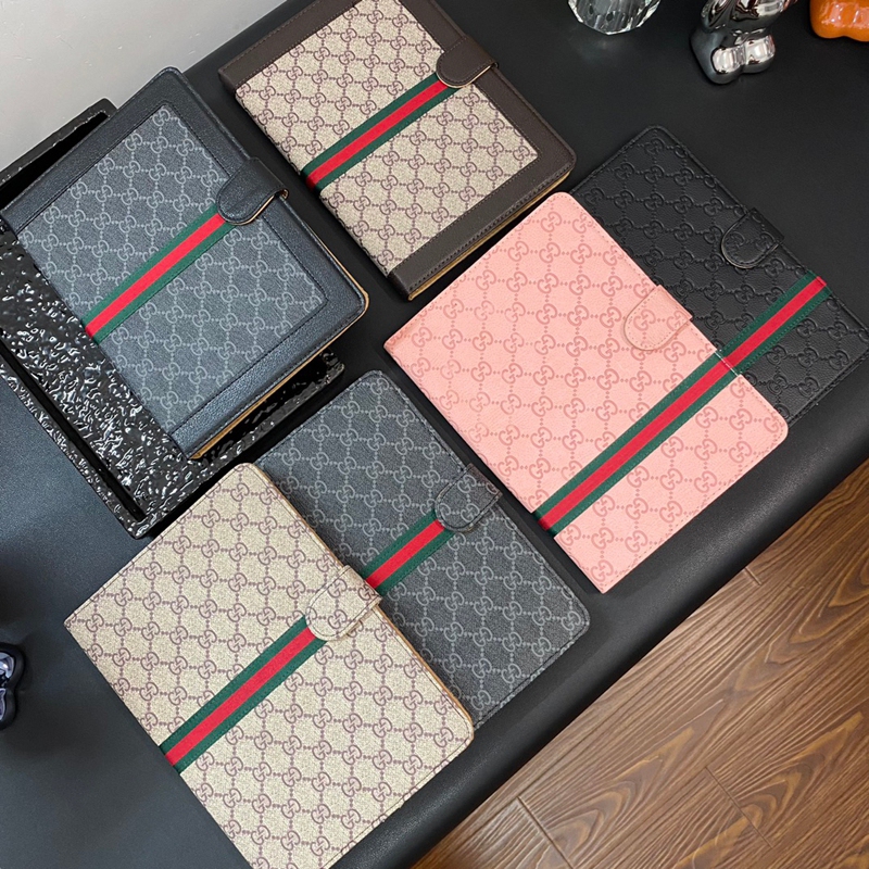 グッチ Gucci メンズレディースアイパッド Air8 7 6 Ipad 10th Ipad Mini8 7ケース 財布型