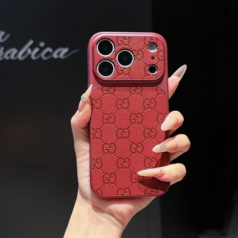 グッチ GUCCI モノグラム型押し レザー調 スマホケース 商品画像 1